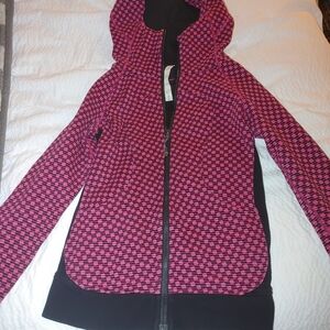 Lululemon Scuba. Pre-loved Size 2